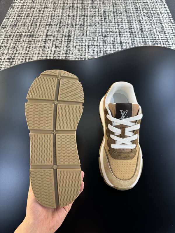 LV P600 2025 년신형 남성 스니커즈 001-185555