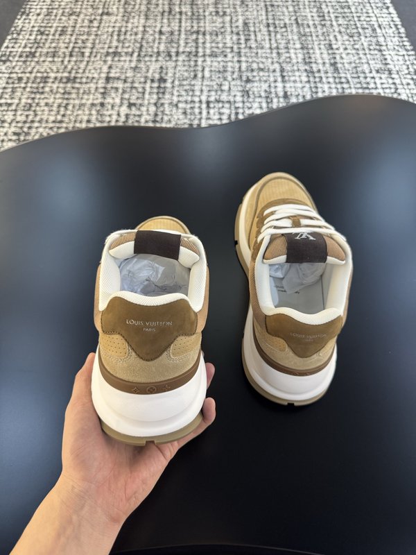 LV P600 2025 년신형 남성 스니커즈 001-185555