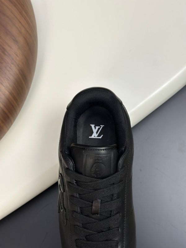 LV 루이비통 클래식 런웨이 남성화 001-185600