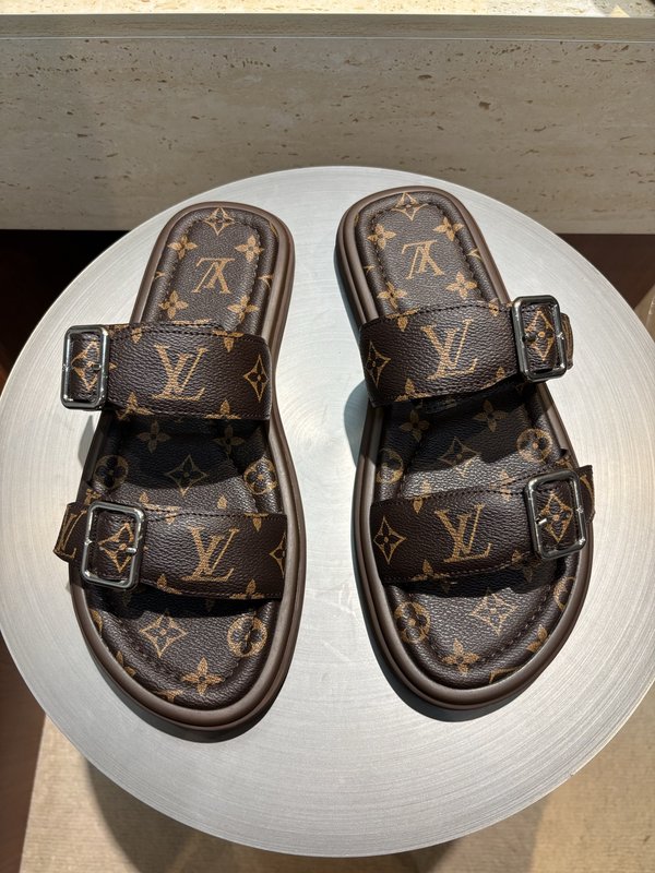 LV 오아시스 모노그램 샌들 001-185619