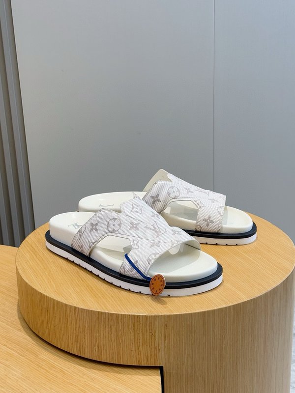LV P600 오아시스 스웨이드 슬라이드 001-185685
