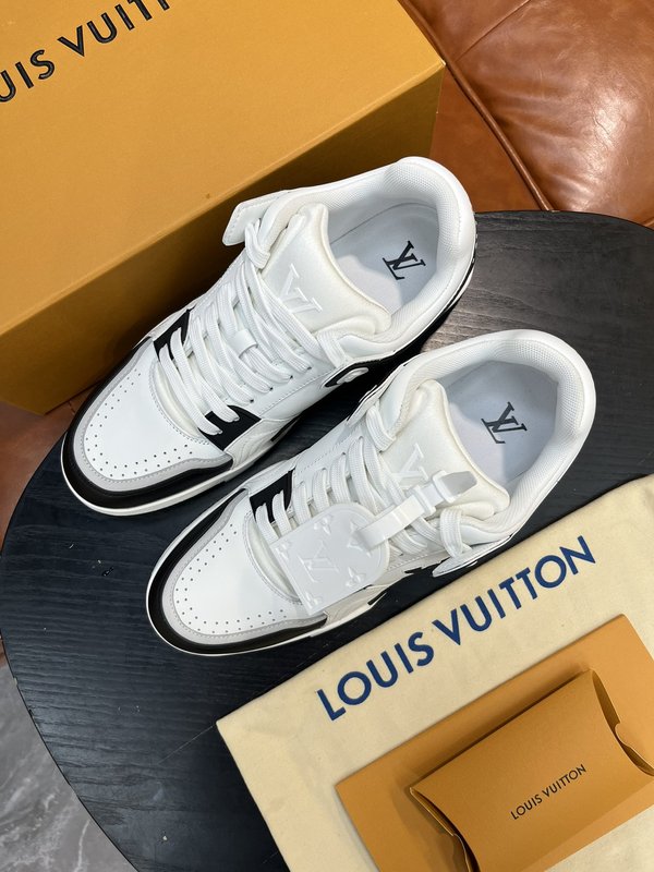 LV Aw22 트레이너 그레인 가죽 스니커즈 001-185882