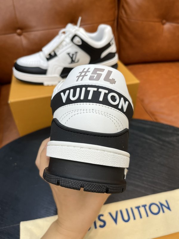 LV Aw22 트레이너 그레인 가죽 스니커즈 001-185882