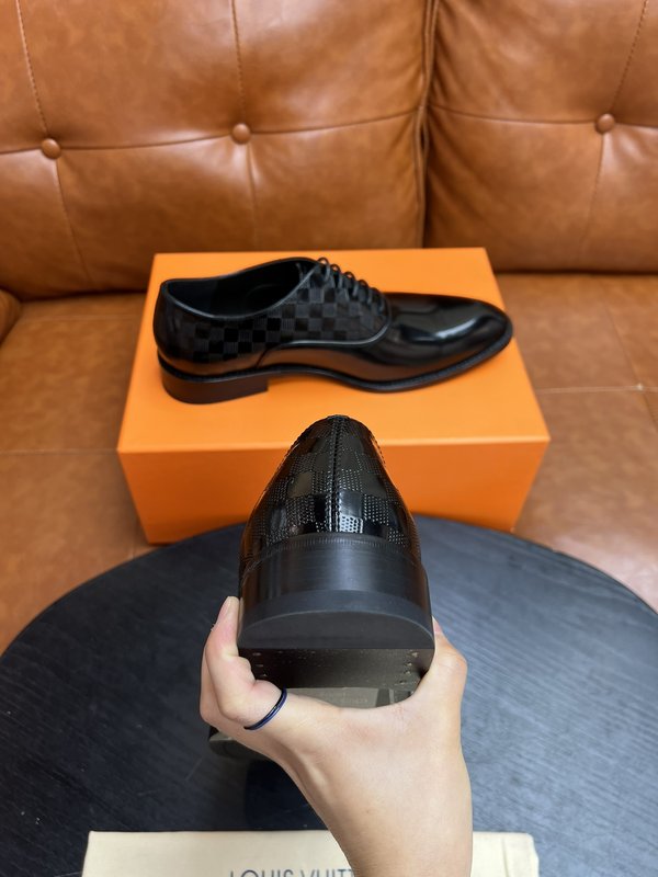LV P700 남성 블랙 송아지 가죽 로퍼 001-185942