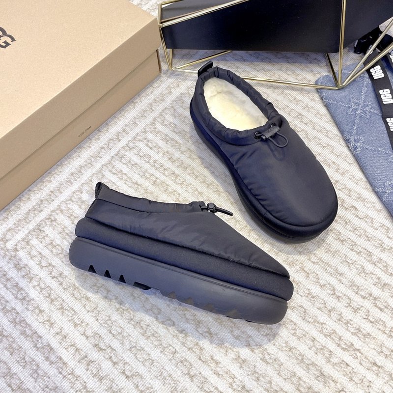 UGG F22 클래식 맥시 숏 부츠 001-185966