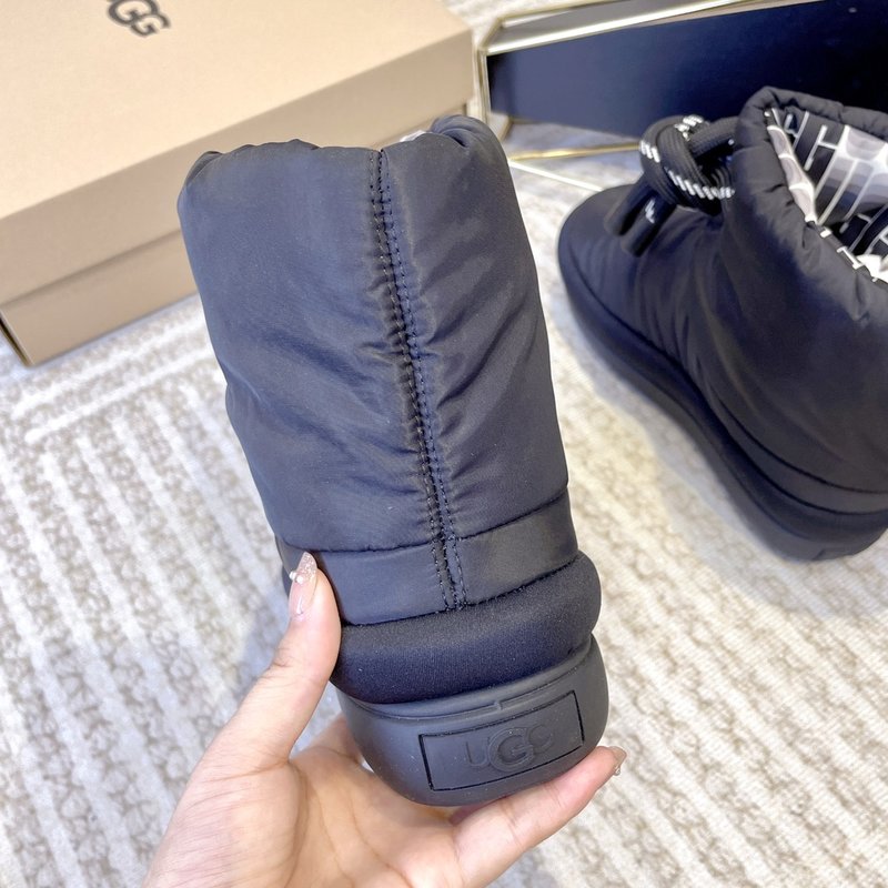 UGG 클래식 맥스 다운 스노우 부츠 001-185968