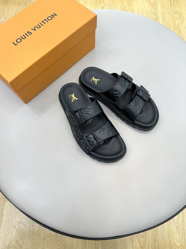 LV 트레이너 시리즈 가죽 샌들 001-186050