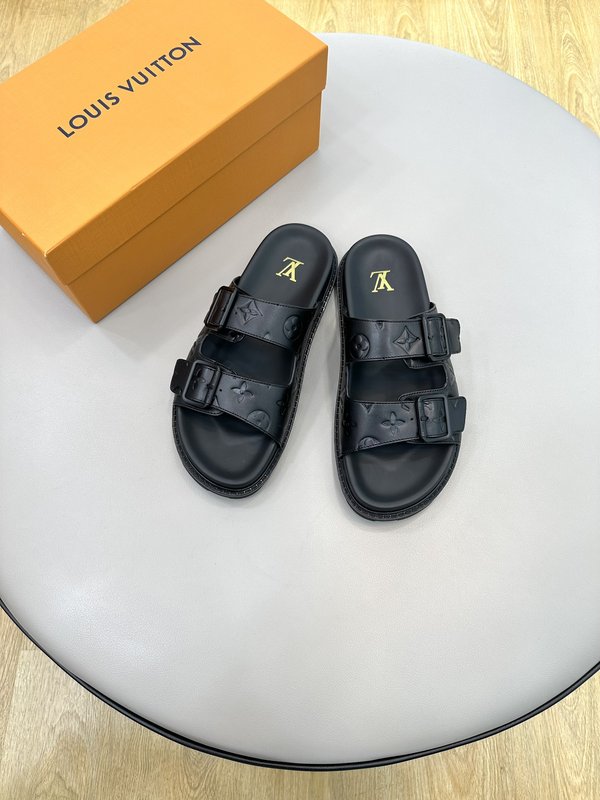LV 트레이너 시리즈 가죽 샌들 001-186050
