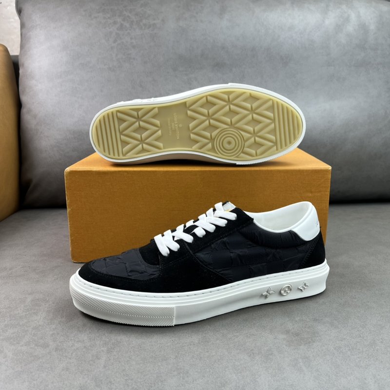 LV 남성 레이스업 캐주얼 스니커즈 P560 001-186091