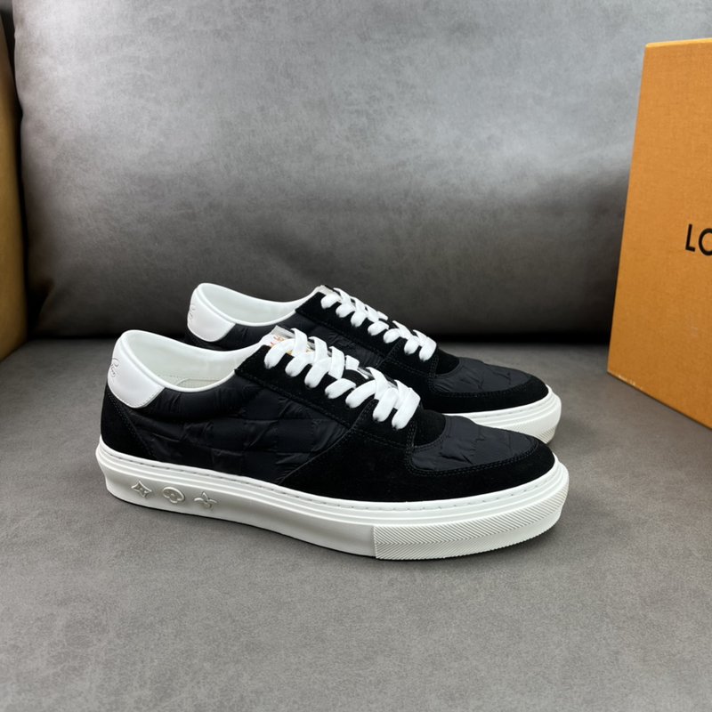 LV 남성 레이스업 캐주얼 스니커즈 P560 001-186091