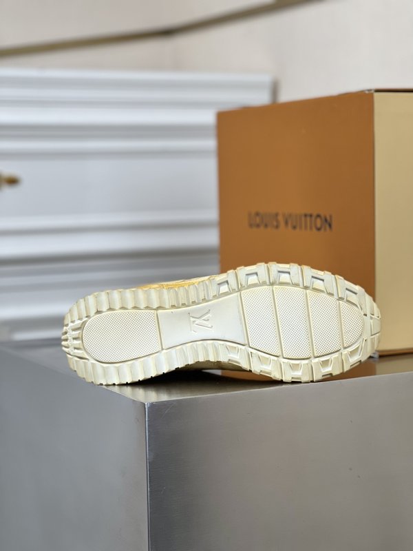 LV 뉴 워싱 가공 캐주얼 운동화 001-186098