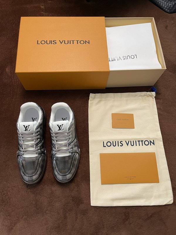 LV 남성 트레이너 운동화 P700 모델 001-186111