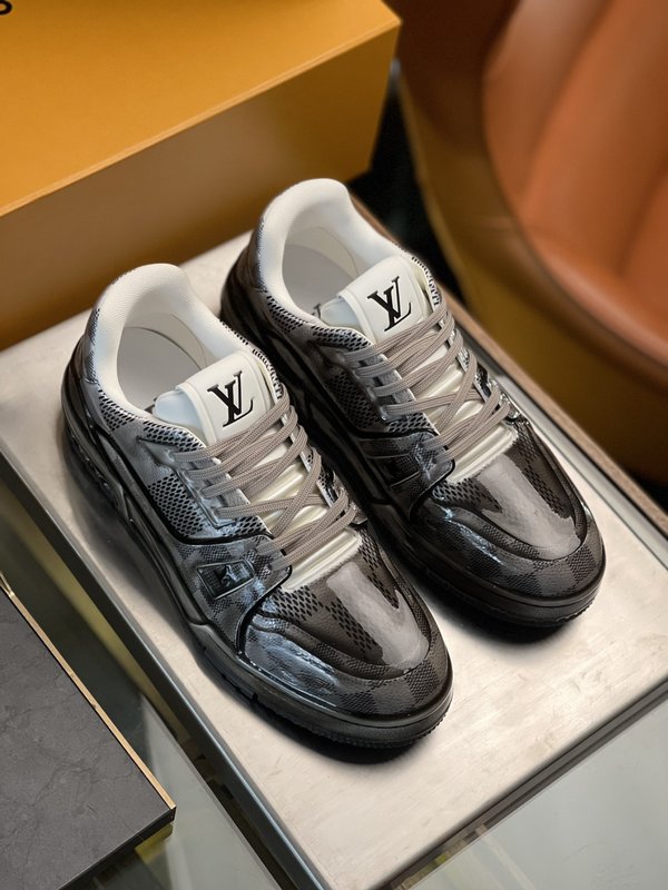 LV 남성 트레이너 운동화 P700 모델 001-186111