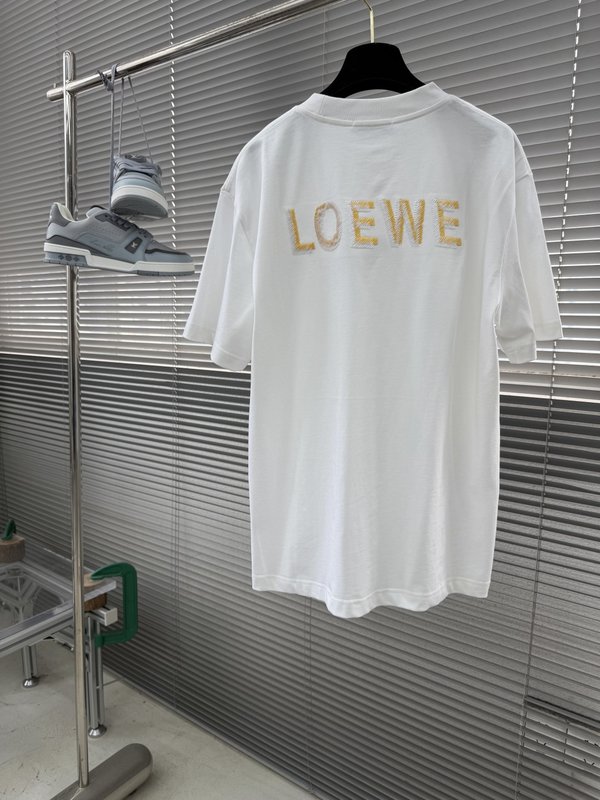 2026春夏 골드 자수 레터링 반팔 티셔츠 001-186257