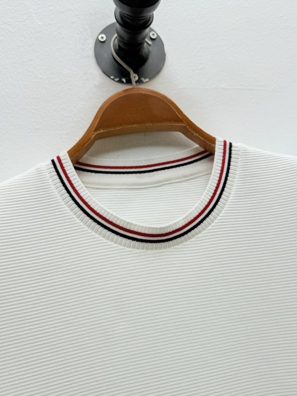 브루넬로 Thom 스트라이프 라운드 티셔츠 001-186324