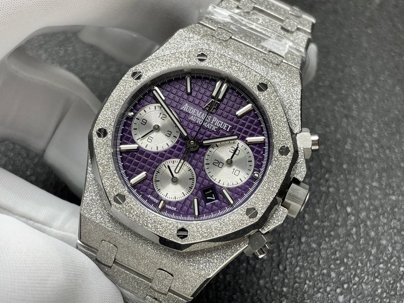 오데마 피게 로얄 오크 시리즈 프로스티드 골드 크로노그 001-187388
