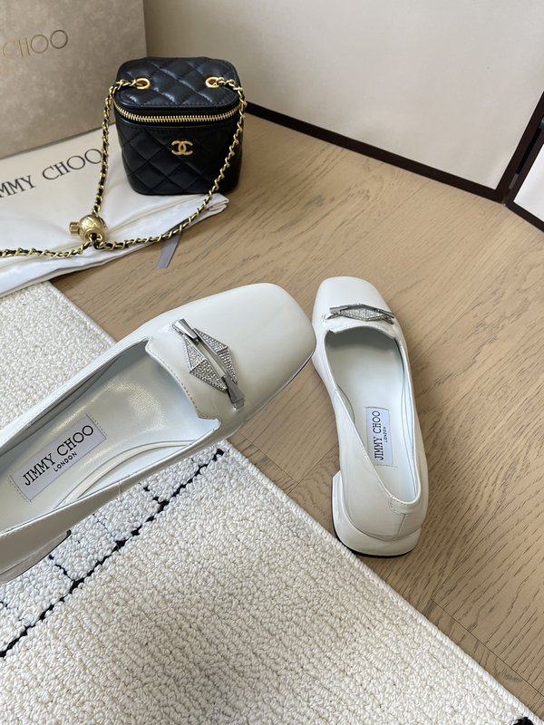 Jimmy Choo 양가죽 플라워 장식 뾰족코 플랫 슈 001-188106