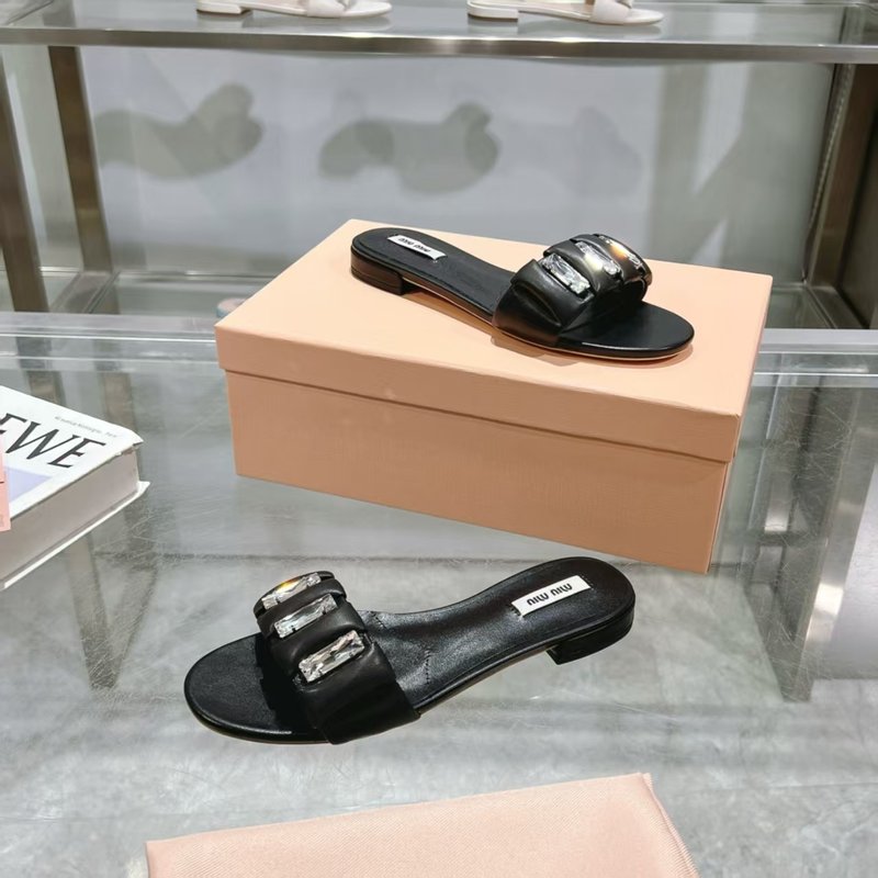 미우미우 여름 신상 다이아몬드 원스트랩 샌들 001-188300