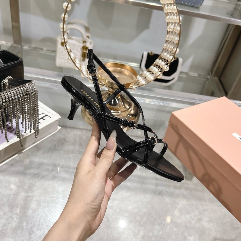 미우미우 봄여름 신상 키틴 힐 샌들 001-188324