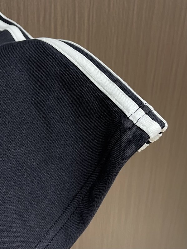 발렌시아가 블루 엠블럼 스트라이프 트랙팬츠 001-189525