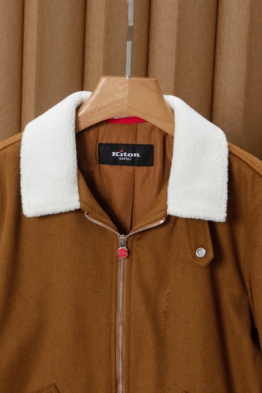 Kiton 남성 울 혼방 캐시미어 셔츠 칼라 패딩 자켓 001-189995