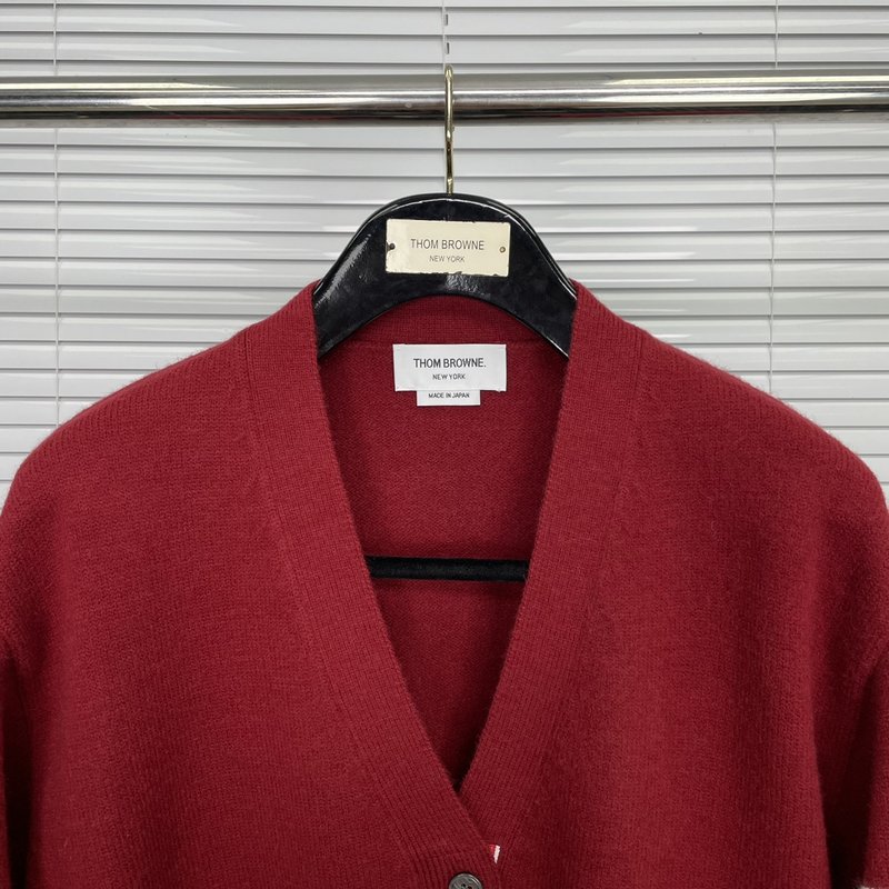 톰브라운 클래식 4 바 라인 울 니트 카디건 001-190686
