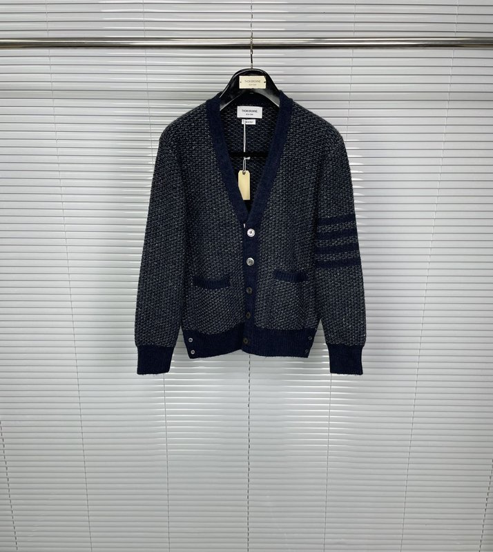 톰브라운 25SS雪花점 V 넥 카디건 001-190712