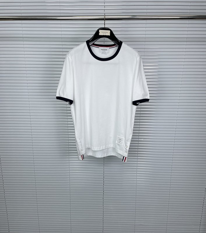 톰브라운 라운드 넥 반팔 티셔츠 001-190921