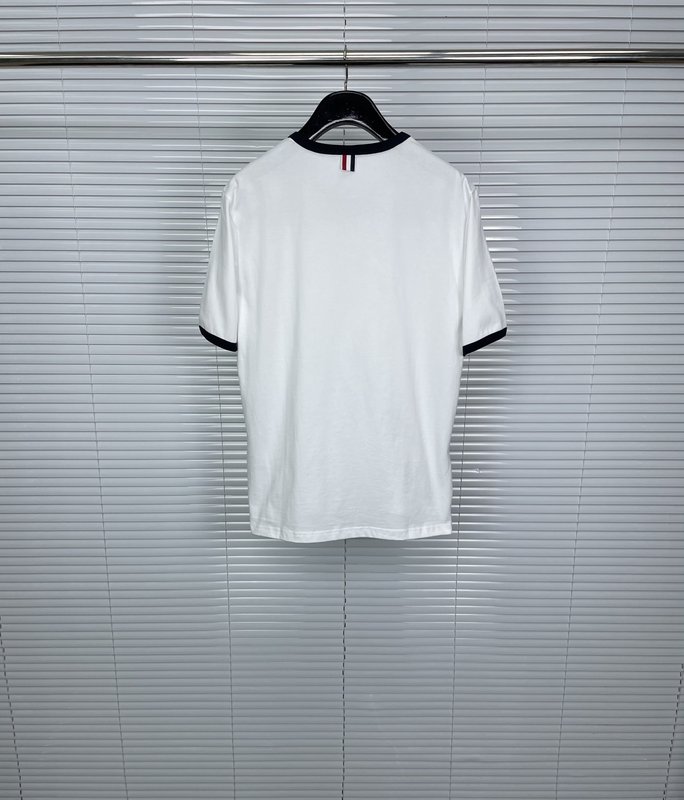 톰브라운 라운드 넥 반팔 티셔츠 001-190921