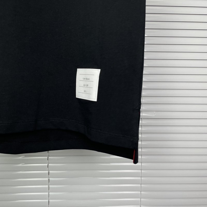톰브라운 슬레지독 자수 순면 라운드넥 반팔 티셔츠 001-190988