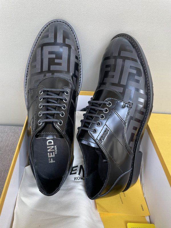 펜디 FENDI 남성 캐주얼 가죽 로퍼 001-193357