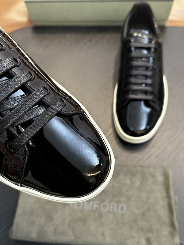 TOM FORD 가죽 로우탑 스니커즈 001-195193