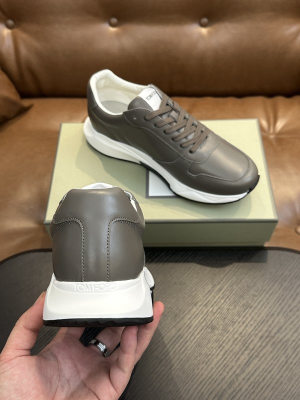 TOM FORD Cambridge 스웨이드 스니커즈 001-195219