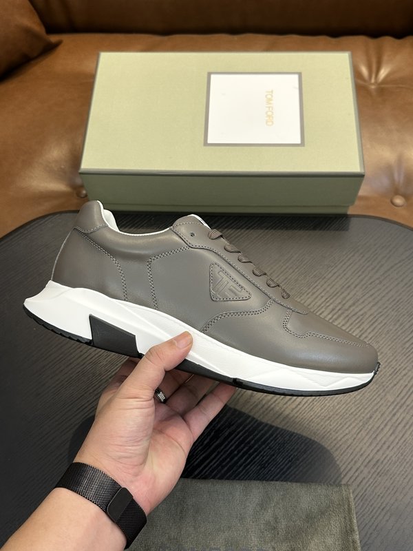 TOM FORD Cambridge 스웨이드 스니커즈 001-195219