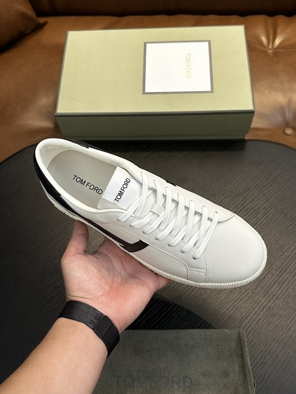 TOM FORD 가죽 로우탑 스니커즈 001-195245
