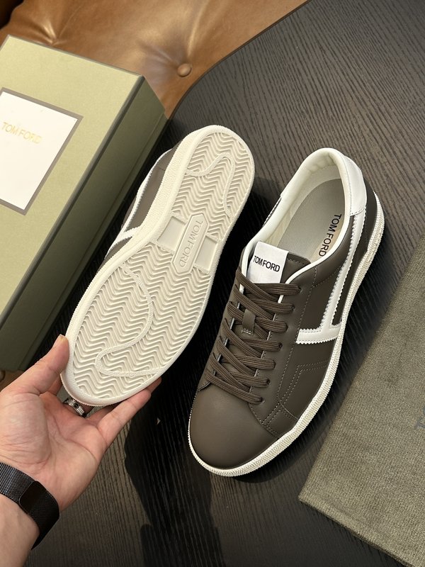 TOM FORD 가죽 로우톱 스니커즈 001-195246
