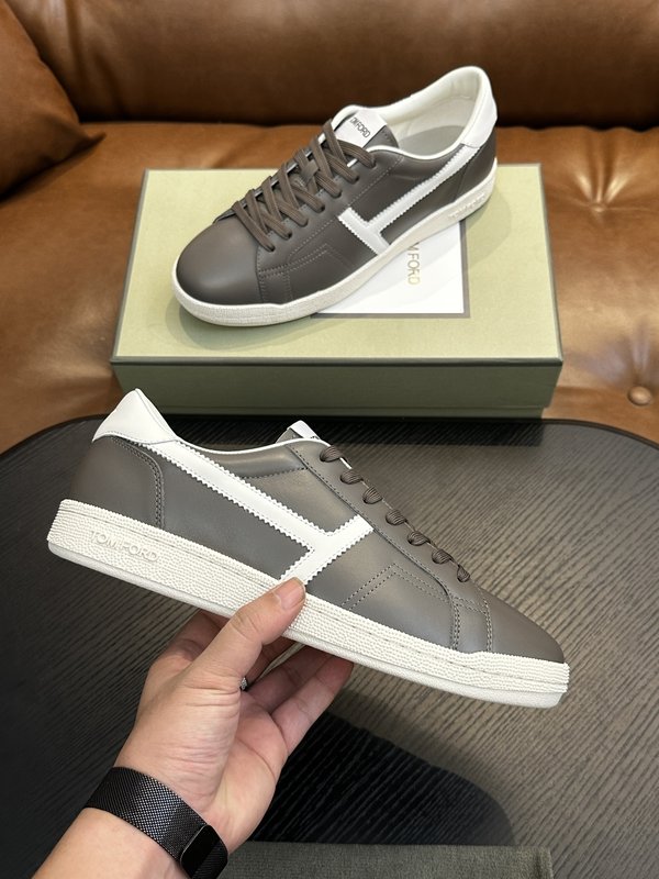 TOM FORD 가죽 로우톱 스니커즈 001-195246