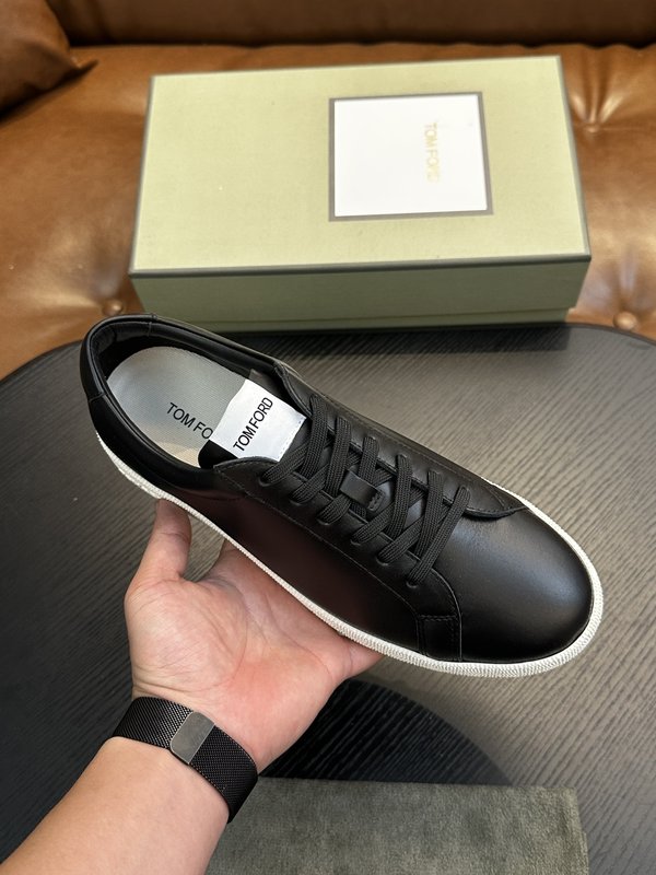 TOM FORD 가죽 로우탑 스니커즈 001-195267