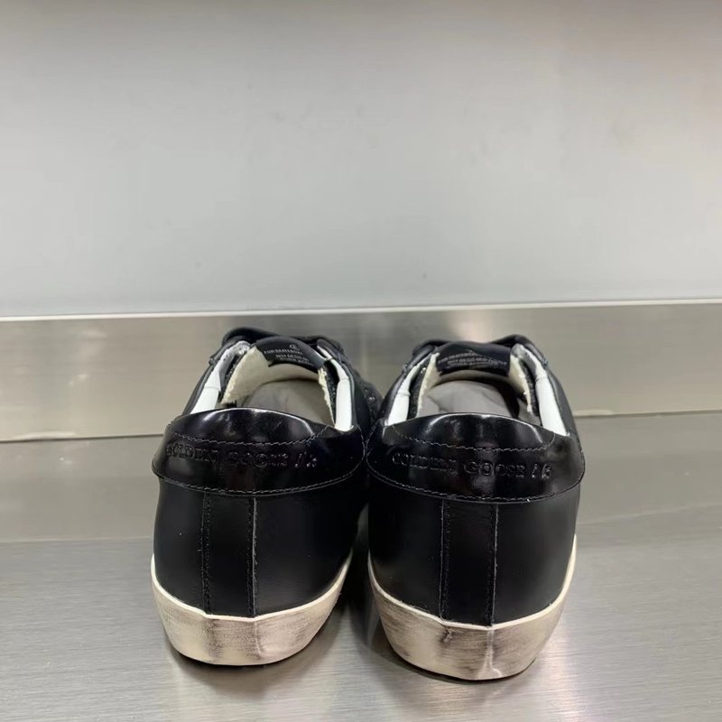 Golden Goose 클래식 운동화 001-195478
