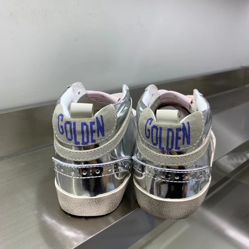 Golden Goose 미드 스타 운동화 001-195545