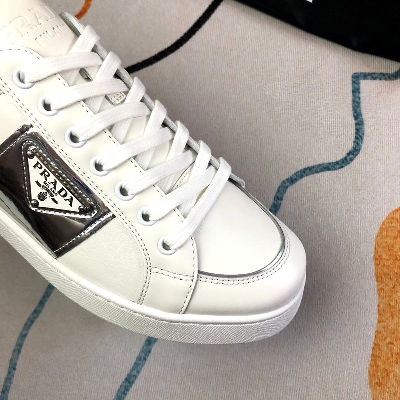 프라다 화이트 실버 캐주얼 슈즈 001-195605