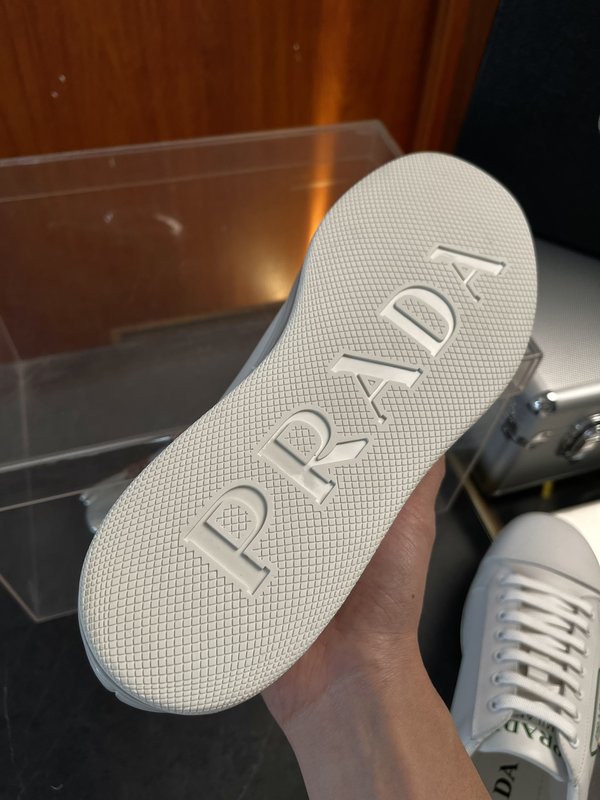 PRADA 남성 에어 쿠션 화이트 스니커즈 001-195639