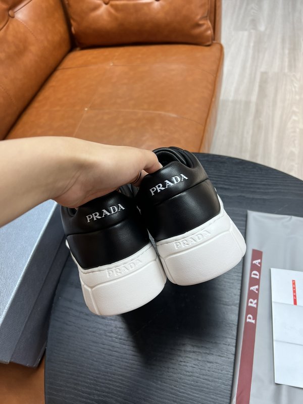 프라다 두꺼운 밑창 캐주얼 운동화 양피 001-195681