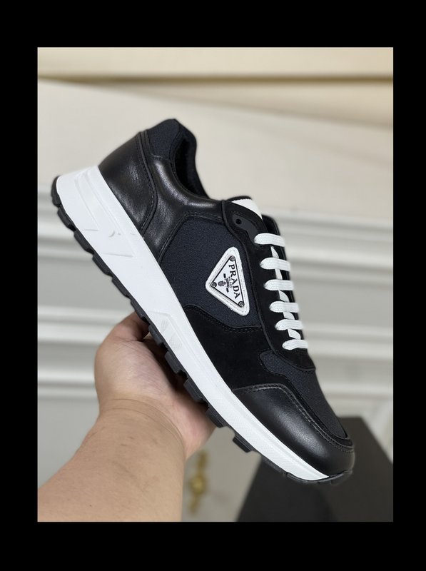 Prada 남성 캐주얼 레더 스니커즈 001-195740