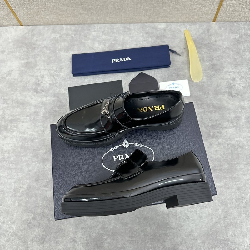 프라다 PRADA 트라이앵글 로고 플랫폼 로퍼 001-195806