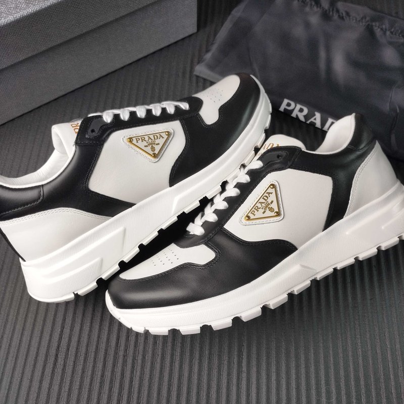 Prada 프라다 신규 화이트 블랙 컬러 슈즈 001-195830