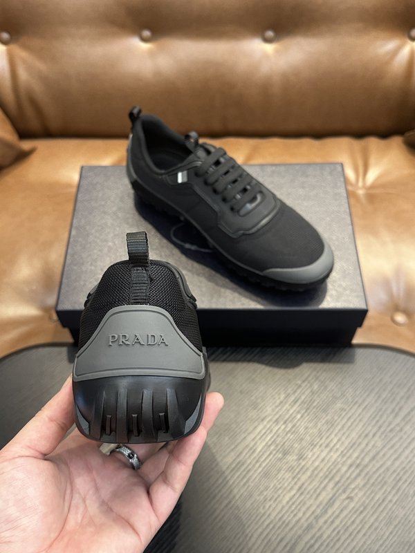 Prada 프라다 남성 나일론 운동화 001-195905