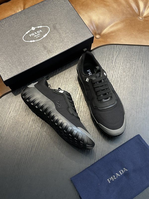 Prada 프라다 남성 나일론 운동화 001-195905