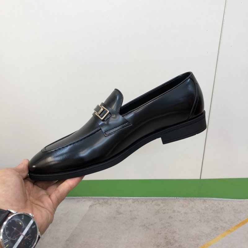 PRADA 패션 캐주얼 런웨이 가죽 신발 001-195916