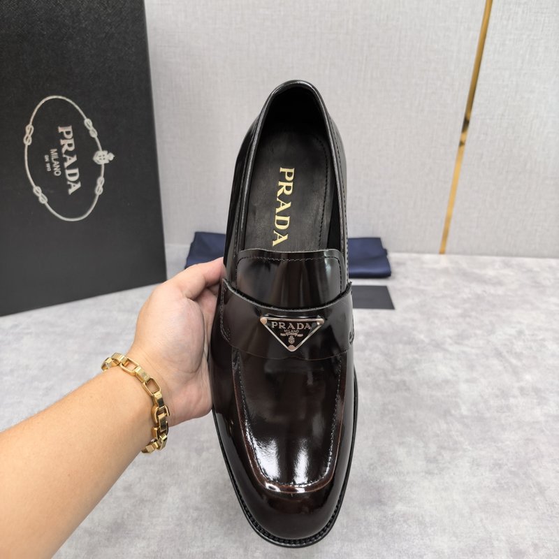 Prada 프라다 사피아노 시리즈 남성 가죽 로퍼 001-195935